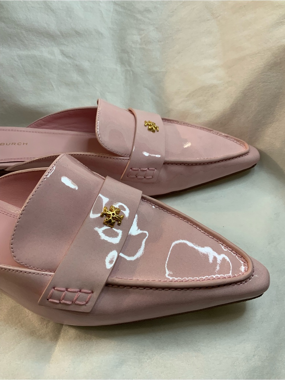 Tory Burch Blush Pink Patent Leather Pointed Slip-On Mules with Gold Emblem - Picture 2 of 8